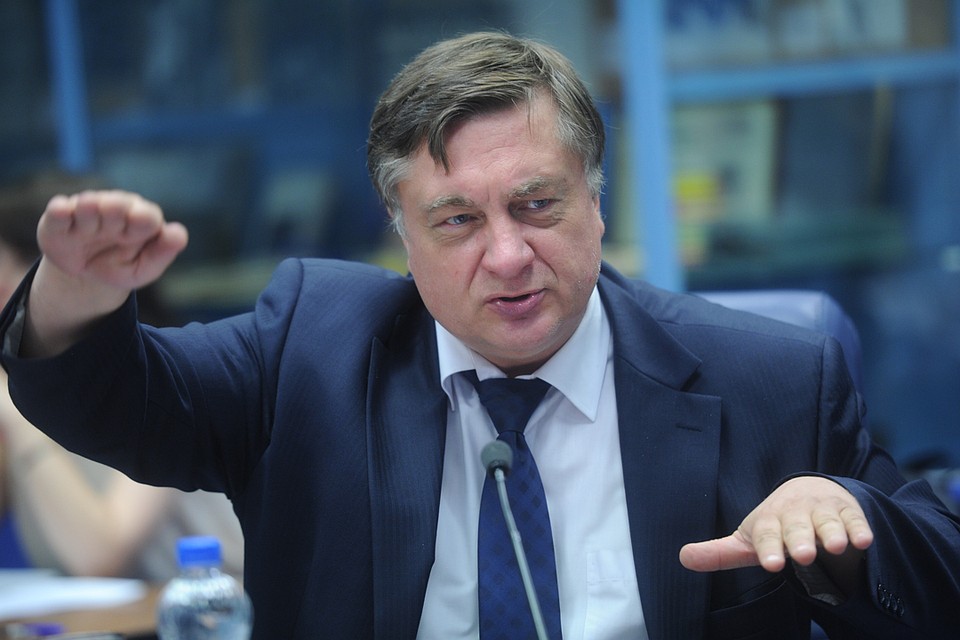 Глава «Садоводов России» Андрей Туманов объяснил, почему он практически отказался от наличных платежей.