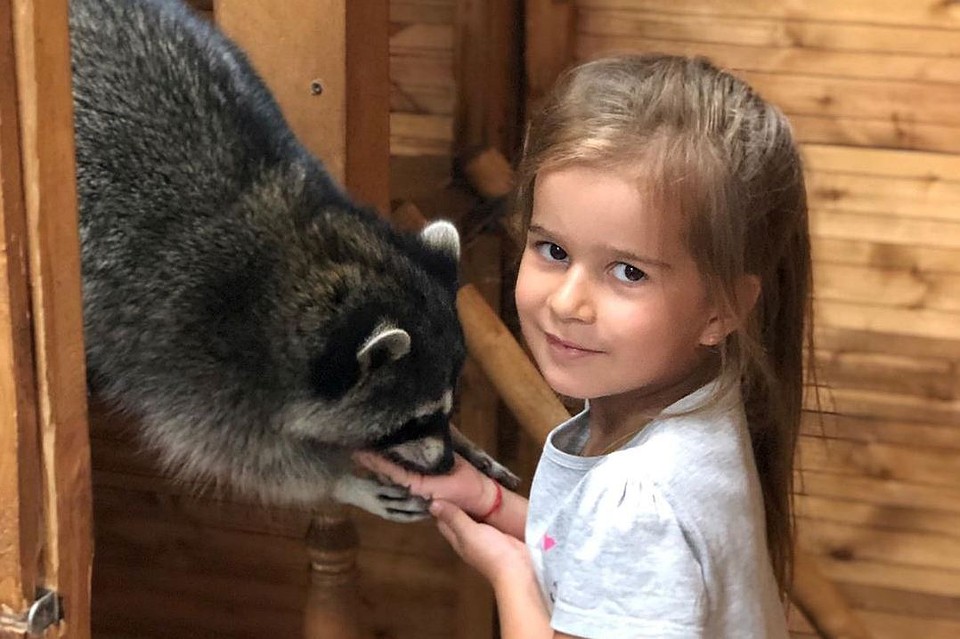 Девочка жаловалась на периодические боли в ноге. Фото: семейный архив.