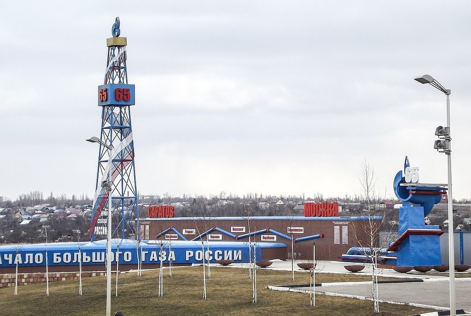 Саратов - начало большого газа России. Первый промышленный газопровод был проложен из Елшанки в Москву в 40 годах прошлого века.