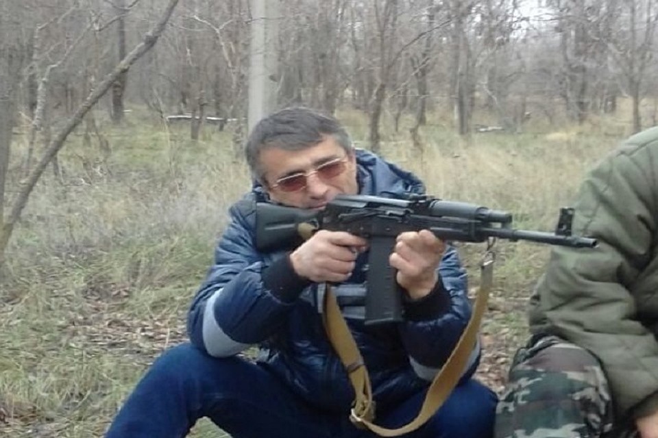 Один из участников конфликта хвастался оружием в социальных сетях. Фото: Одноклассники. Балауди Хусиханов
