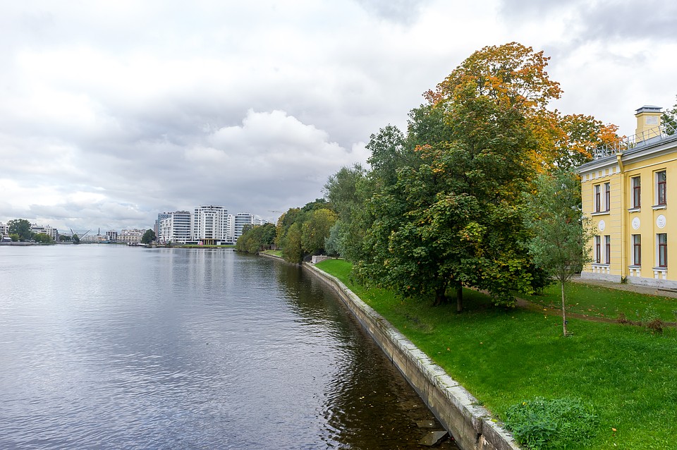 В Санкт-Петербурге сегодня ветренно.