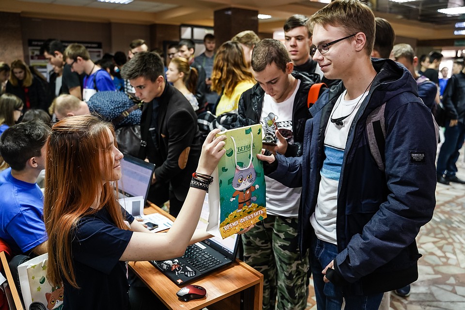 В подарок студенты получили книги