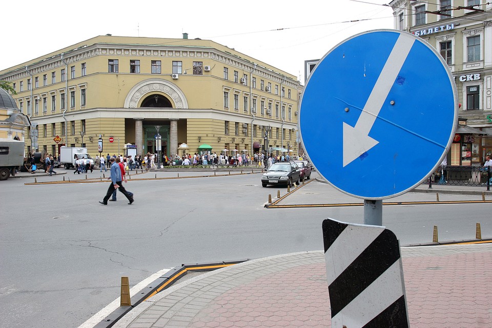 Три студента СПбГУ устроили массовую драку в центре Петербурга