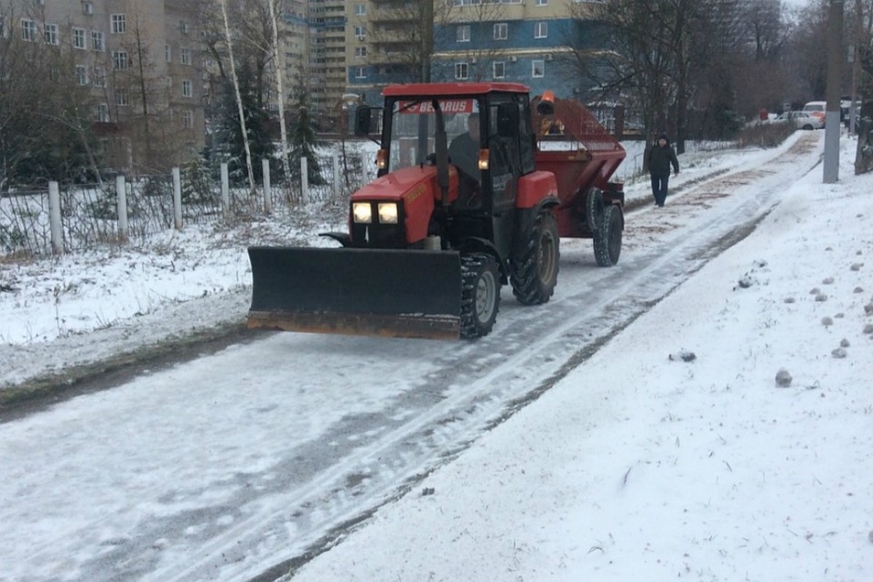 Работы продолжаются до полного устранения последствий непогоды. Фото: администрация города Кирова