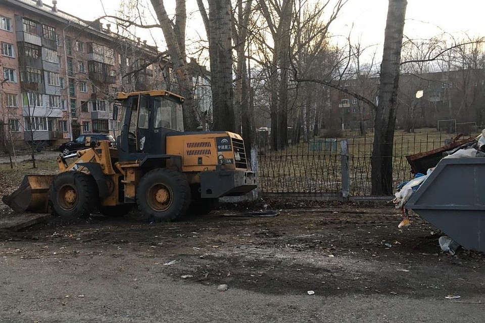 Вывоз мусора в Бийске.