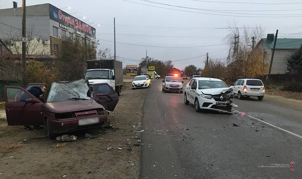 Водитель "десятки" в тяжелом состоянии в больнице.