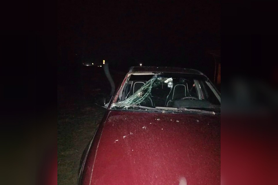 Удар пришелся на правую сторону автомобиля. Фото: УГИБДД УМВД России по Кировской области