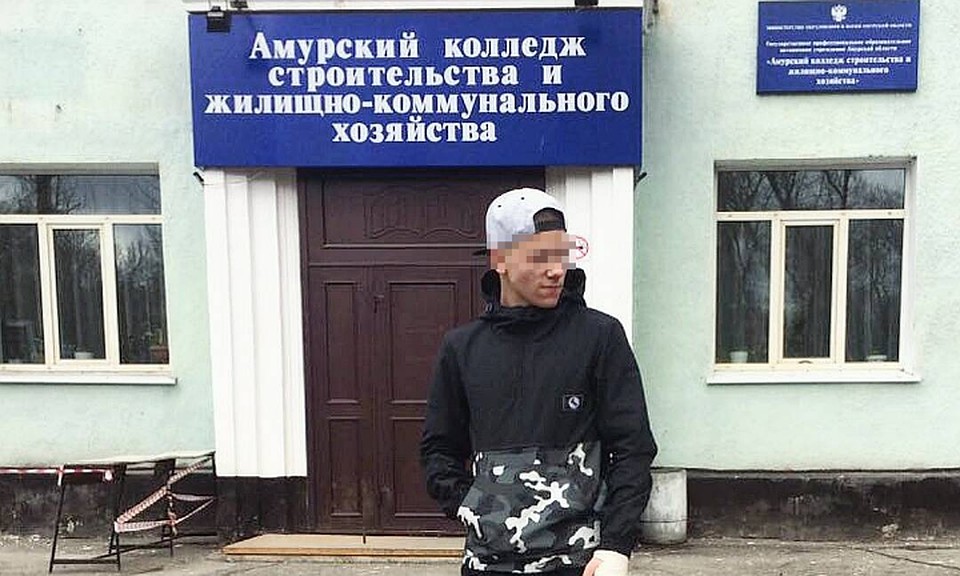 Студент зашел в аудиторию с охотничьим ружьем и выстрелил Алексея в упор.