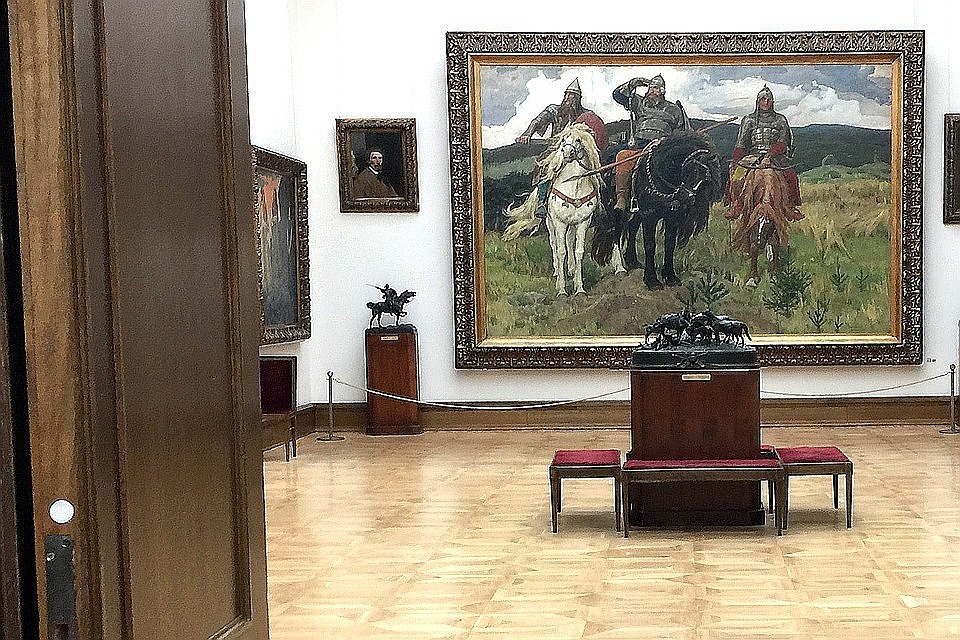 Охрана музейных ценностей на третьем рубеже, внутри экспозиции, – самая сложная задача, которую предстоит решить.