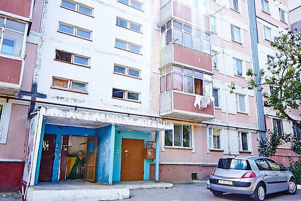 Ужасная и безысходная история: в одном из кишиневских домов соседи страдают от вони трупов, которых находят в одной и той же квартире