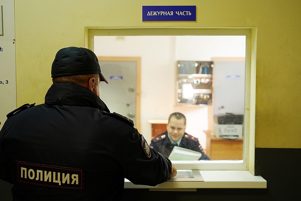В настоящее время полиция разыскивает неизвестных