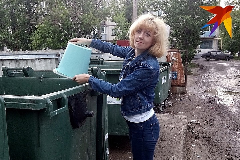 Мусор можно выносить и без пакетов: в обычном пластиковом ведре.