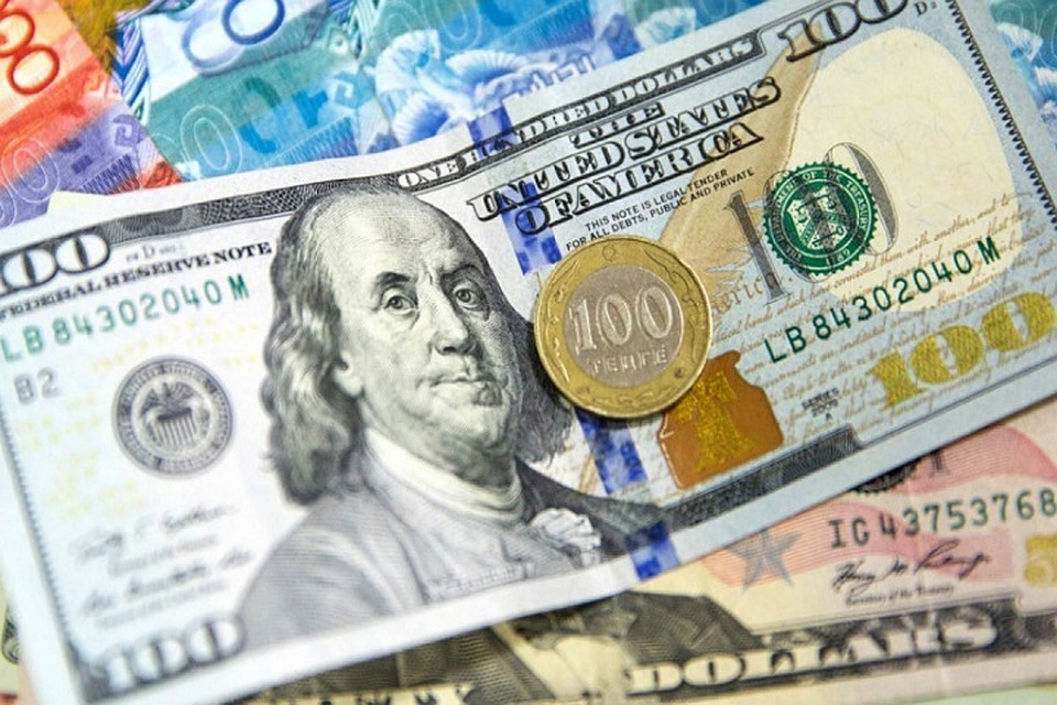 Средневзвешенный курс доллара США составил 387,16 тенге.