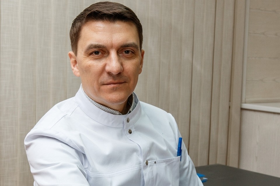Виталий Двужилов - кандидат медицинских наук, врач акушер-гинеколог высшей квалификационной категории.