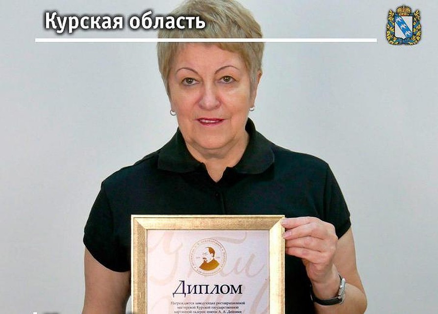 Елена вернула к жизни 484 живописных полотна