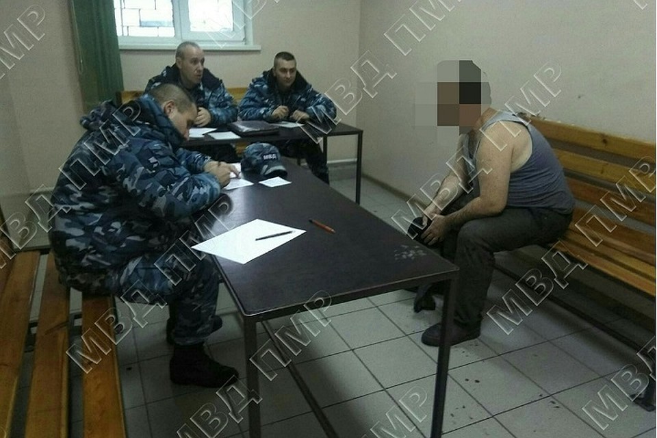 Сотрудники милиции спасли хулигана (Фото: МВД Приднестровья).