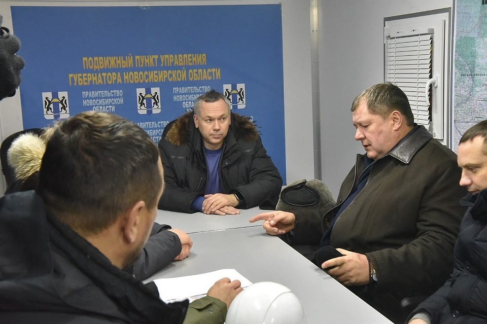 Андрей Травников провел экстренное совещание по устранению аварии на городских теплосетях. Фото: nso.ru