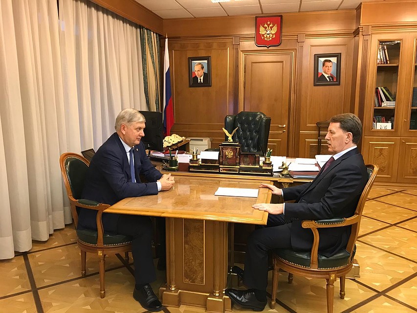Александр Гусев пообещал Алексею Гордееву почистить реки Икорец и Воронеж и приступить с 2020 года на новую систему обращения с мусором.