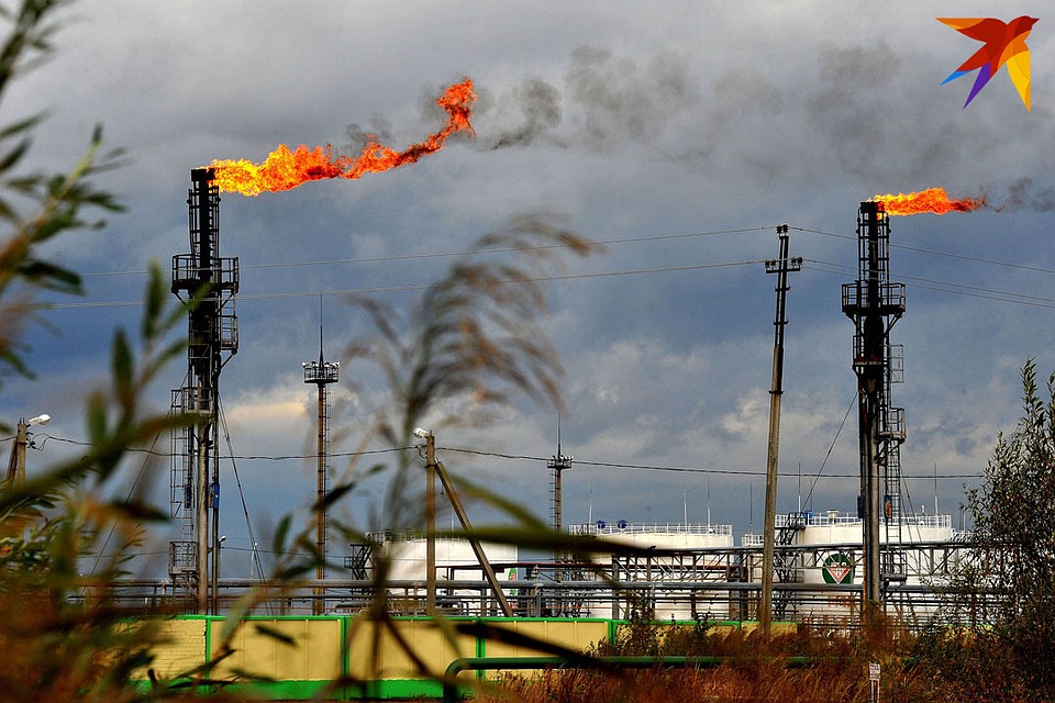 Налоговый маневр в нефтяной отрасли и цены на газ - камни преткновения в переговорах Беларуси и России.