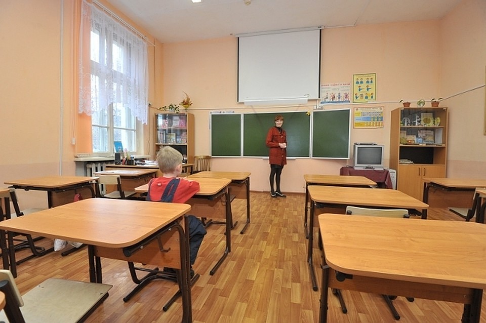 Законопроект о бесплатной земле для учителей направили на рассмотрение в губдуму
