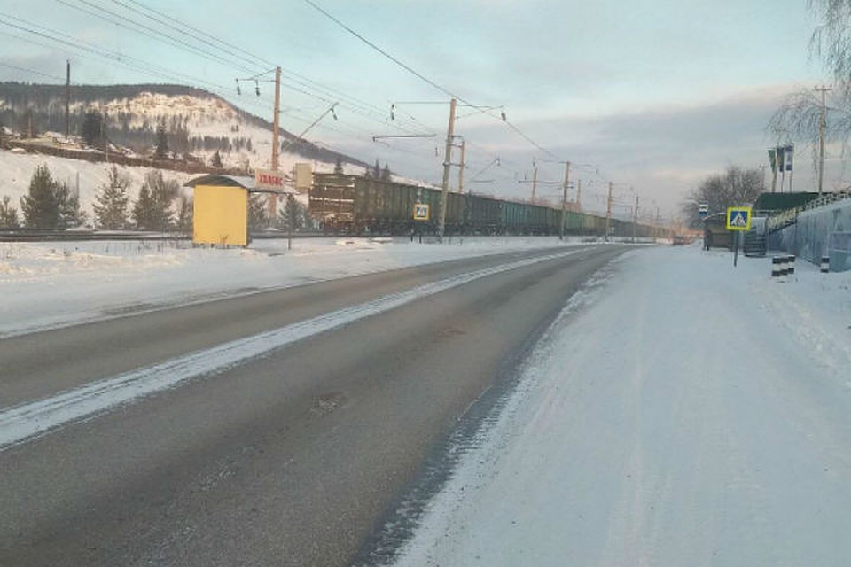 Водителя, сбившего школьницу на улице Зверева, ищут в Усть-Куте.