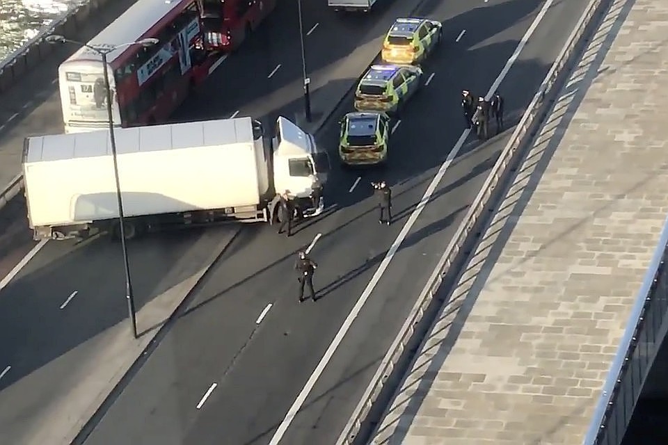 Врачи сообщили о состоянии тяжело пострадавшего в результате теракта в Лондоне
