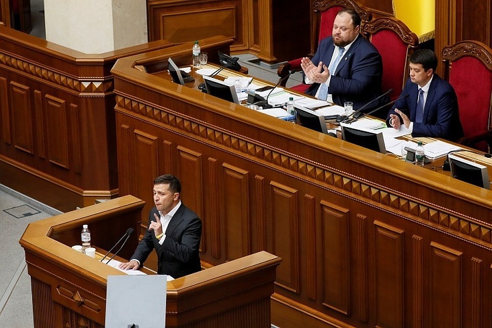 Украинские националисты грозят Зеленскому новым Майданом из-за «нормандского саммита»