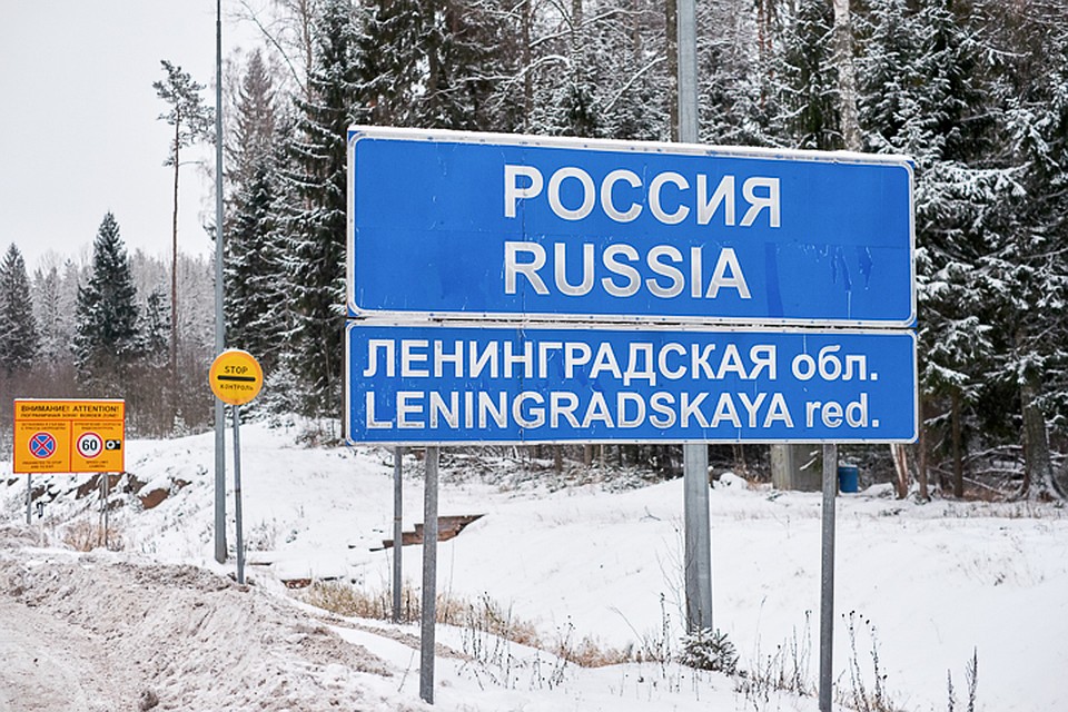 Петербуржец обманул мигрантов, переведя их через фейковую границу с Финляндией.