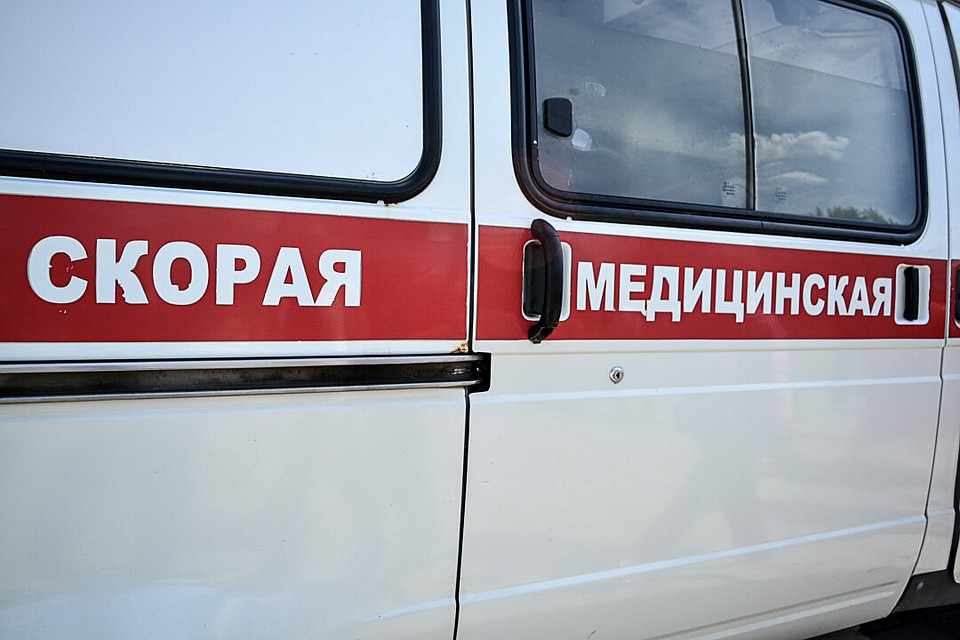 Злоумышленник застрелил 50-летнюю женщину и ранил двоих мужчин