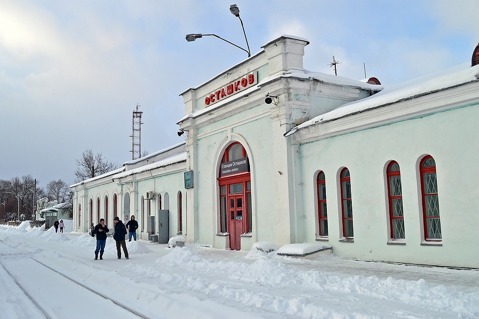 На железнодорожном вокзале в Осташкове теперь можно купить билет на автобус Фото: vk.com/"Московско-Тверская ППК"