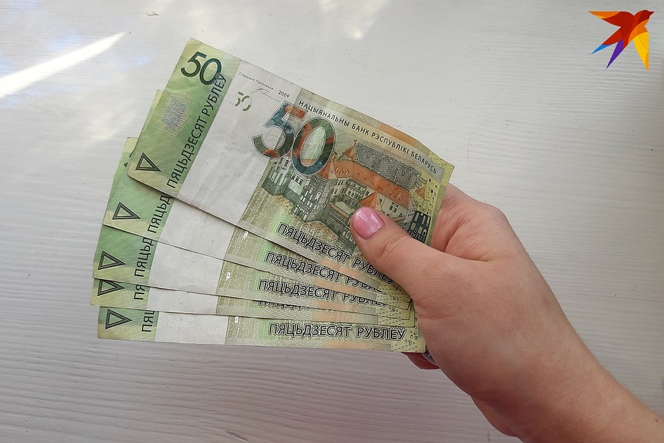 Чиновники приказали подчиненным отдавать им деньги, полученные за работы проекту.