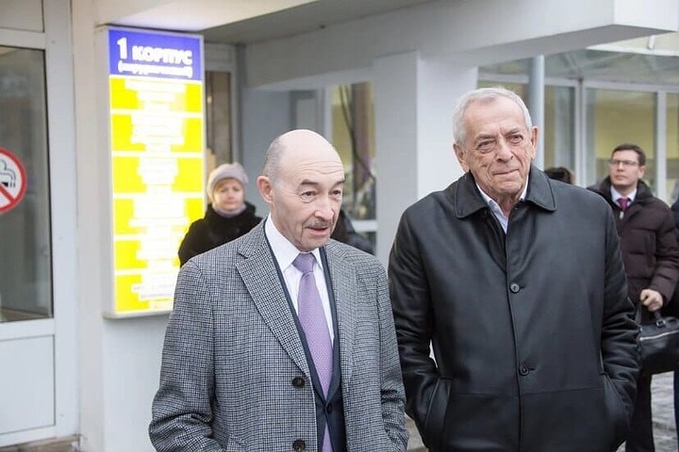 В Кемерове открыли мемориальную доску легендарному хирургу Теодору Шраеру. ФОТО: личная страница Сергея Цивилева во "ВКонтакте".