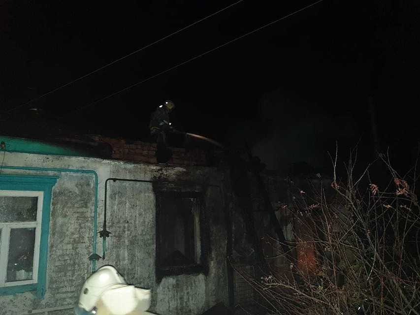 Под Орлом из-за неправильного использования обогревателя сгорел дом. Фото: ГУ МЧС России Орловской области