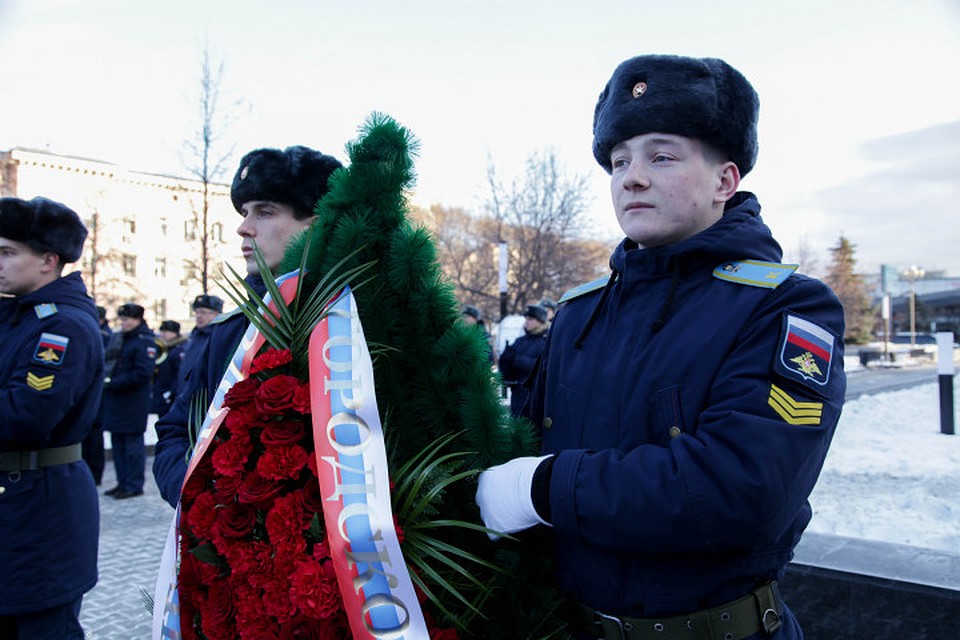 На Аллее Славы возложили венки. Фото: pravmin74.ru