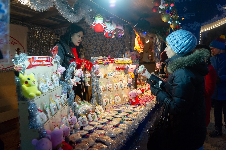12 декабря на Манежной площади и Садовой улице откроются крупнейшие Рождественские ярмарки.