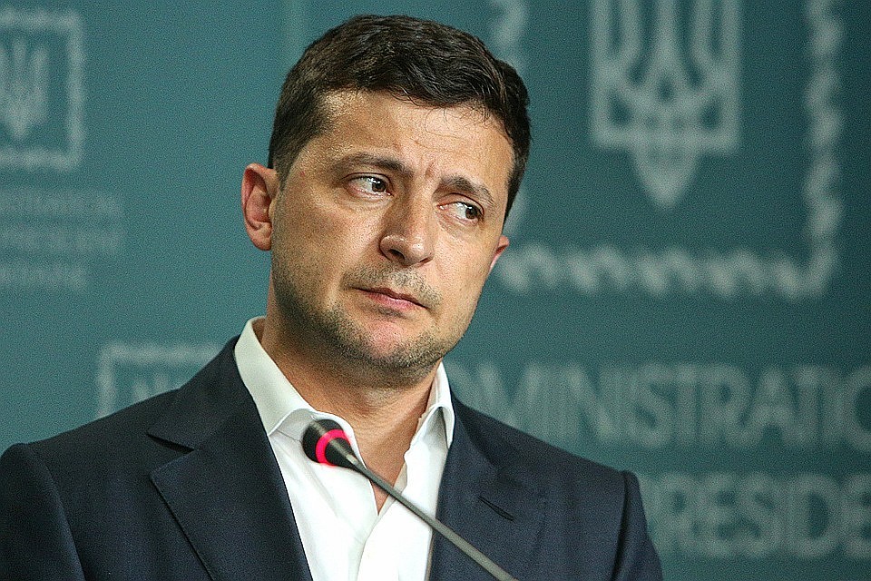 ТНТ снял с эфира сериал "Слуга народа" с Зеленским в роли президента