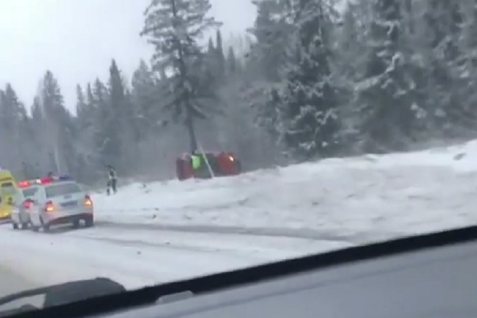 На месте ЧП работают сотрудники ГИБДД. Фото: Instagram @chp_59