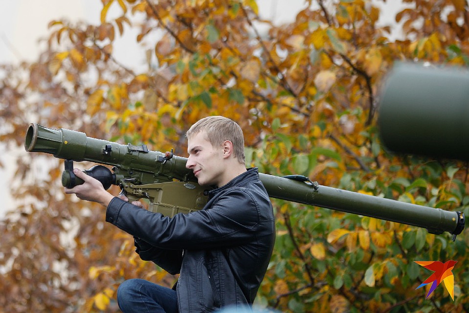 За добровольную сдачу оружия, боеприпасов и взрывчатых веществ предусмотрена денежная компенсация.