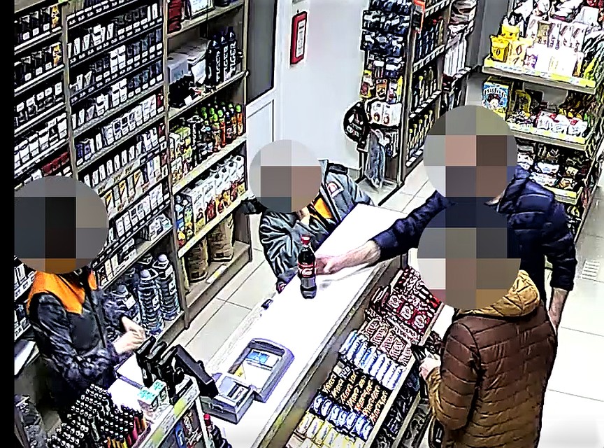 Преступники рассчитывались ими в магазинах и на заправке