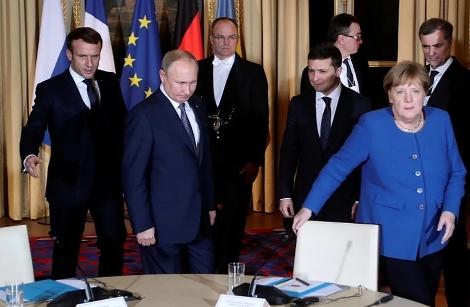 Песков рассказал о встрече Зеленского и Путина с глазу на глаз на парижском саммите