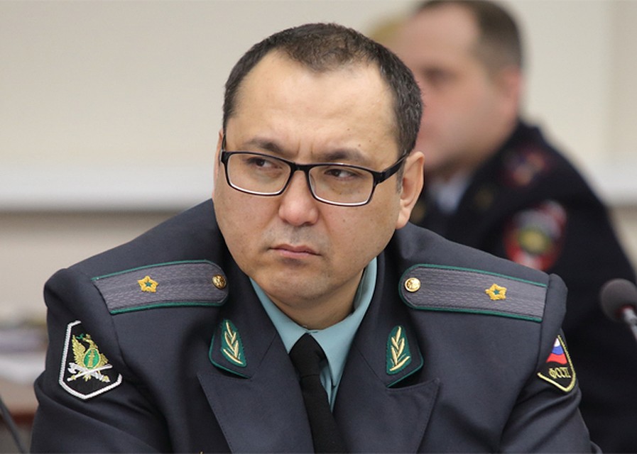 В настоящий момент обвиняемый содержится под домашним арестом.
