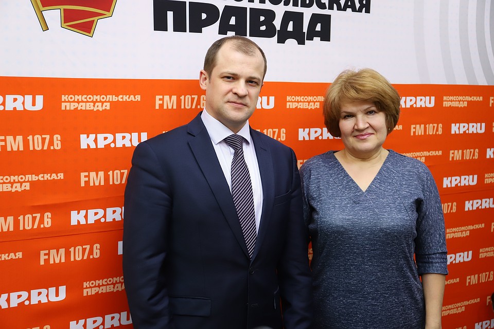 Зам. управляющего Отделением ПФР по УР Сергей Блохин и начальник отдела организации и перерасчета пенсий, оценке пенсионных прав застрахованных лиц Отделения ПФР по УР Ирина Пасынкова