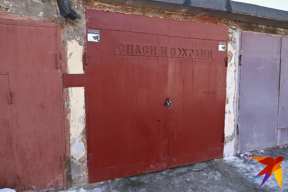 В гаражах на улице Костычева обнаружили труп мужчины.