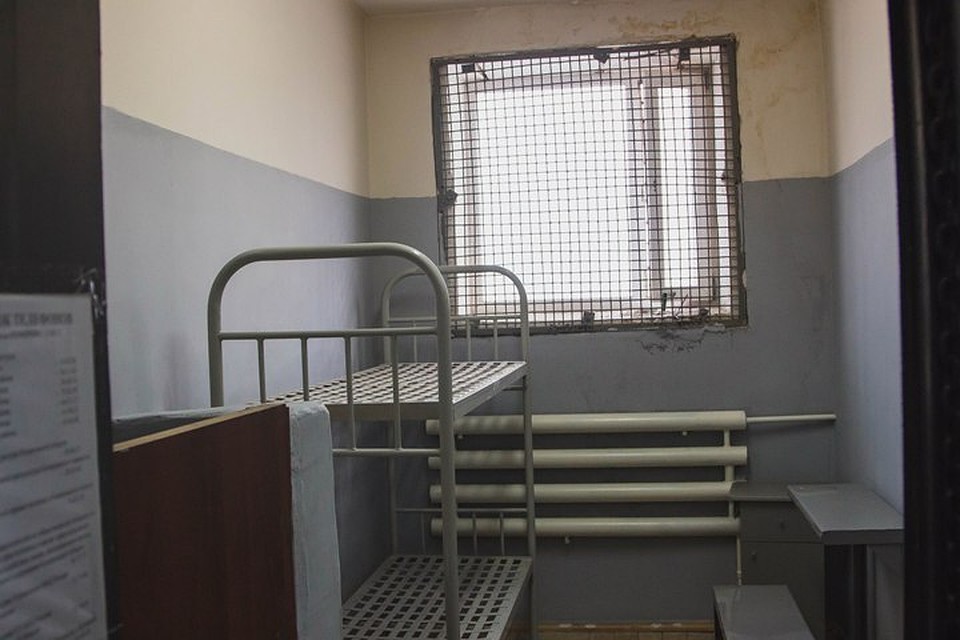 Украл, выпил – в тюрьму: воровская романтика сгубила двух кузбассовцев