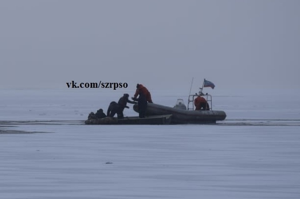 Тонущих рыбаков спасли из ледяной пучины Выборгского залива. Фото: vk.com/szrpso