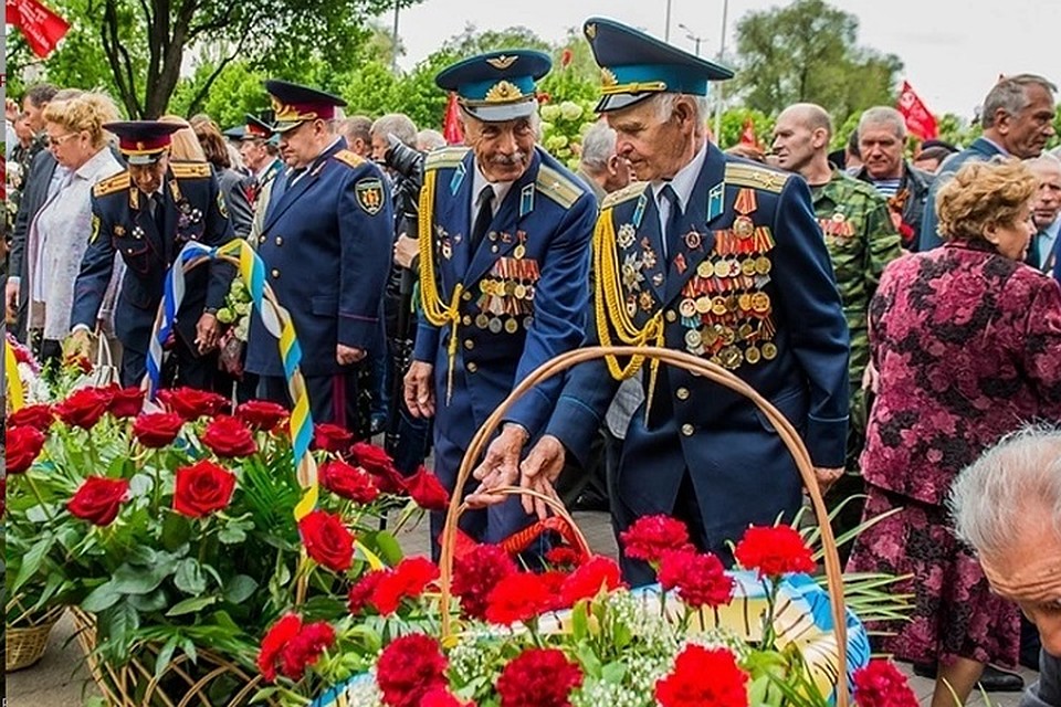Выплаты планируют перечислить к 9 мая. Фото: архив КП