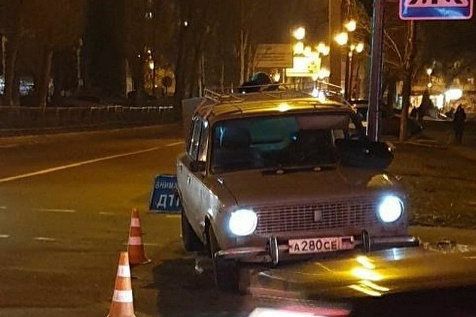 Пострадавшую женщину доставили в больницу. Фото: vk.com/dpr_live