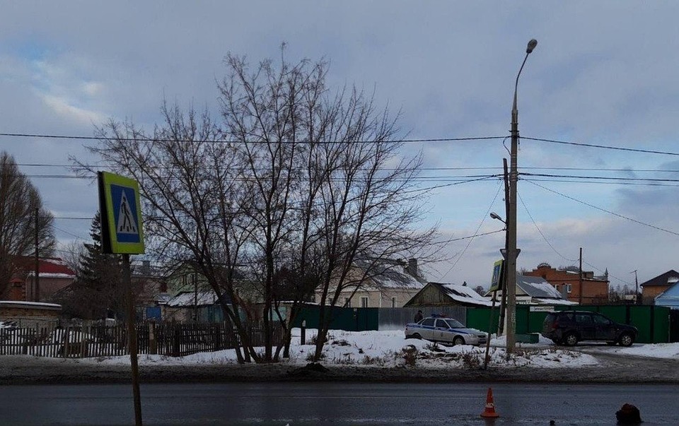 Полицейские проводят проверку по факту ДТП с юным пешеходом