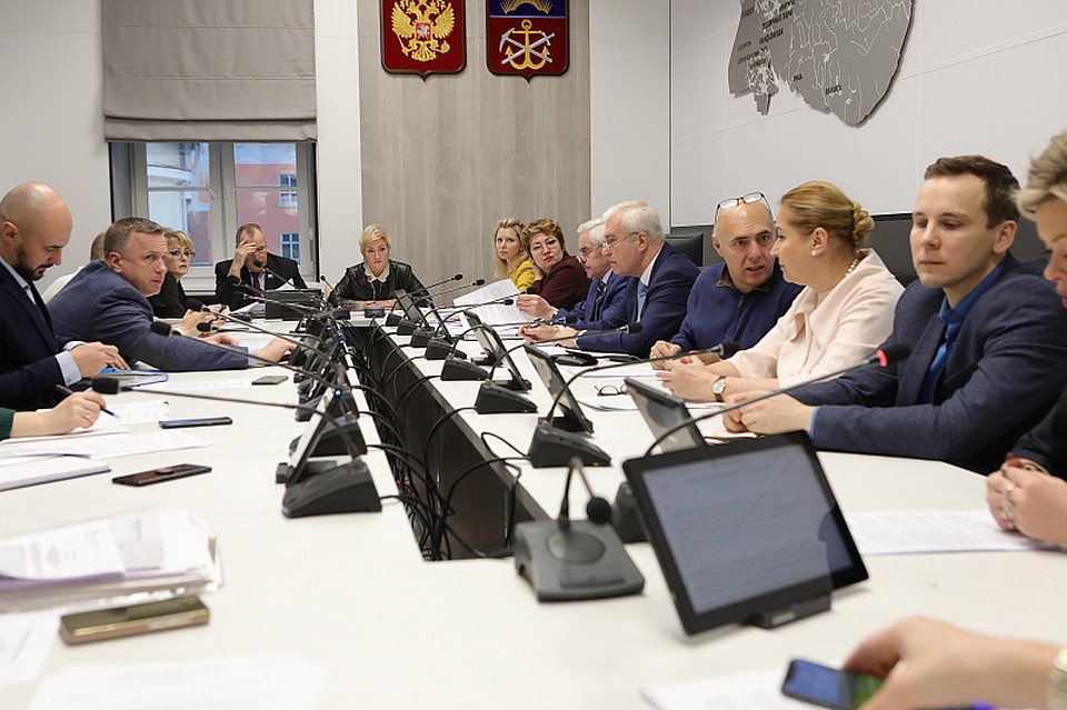 Депутаты поддержали законопроект, запрещающий снюсы. Фото: Мурманская областная Дума