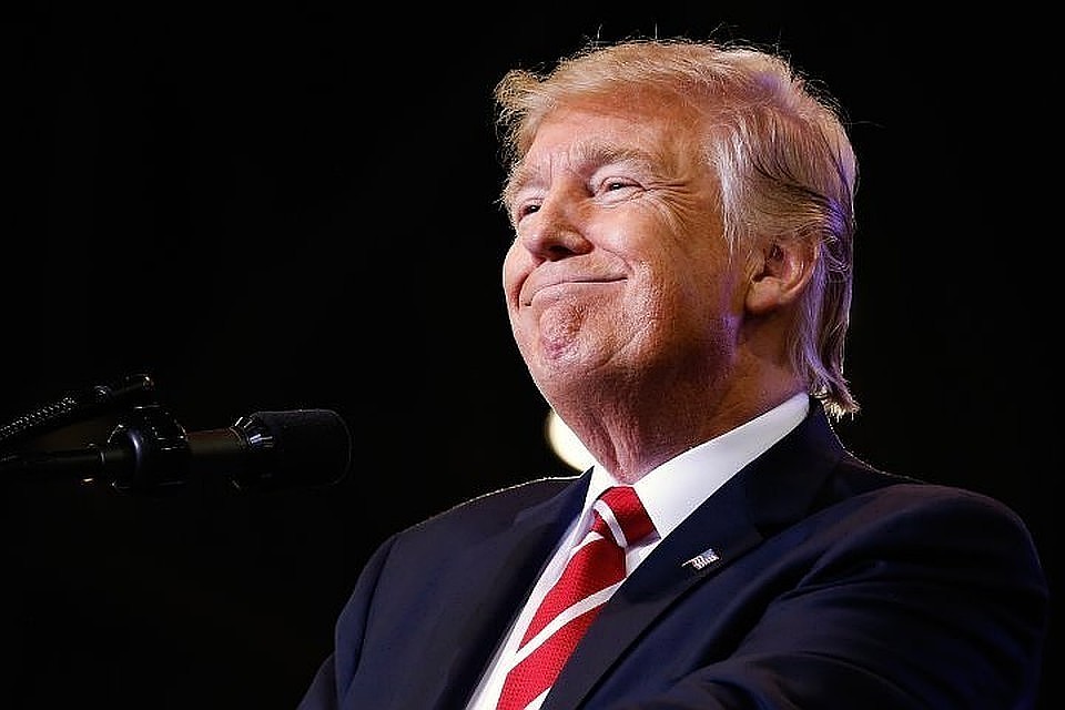Духовный советник Трампа в отличие от советников других американских президентов, участвует в политических митингах и дебатах